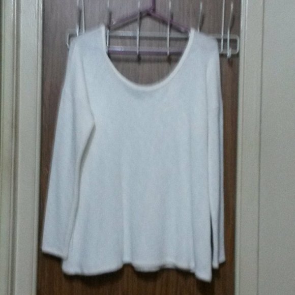 Studio Y Flowy Ruffle Top - Picture 7 of 11